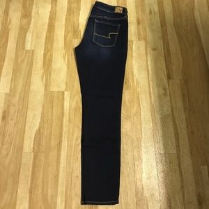 American Eagle Dark Wash Hi-rise Jegging