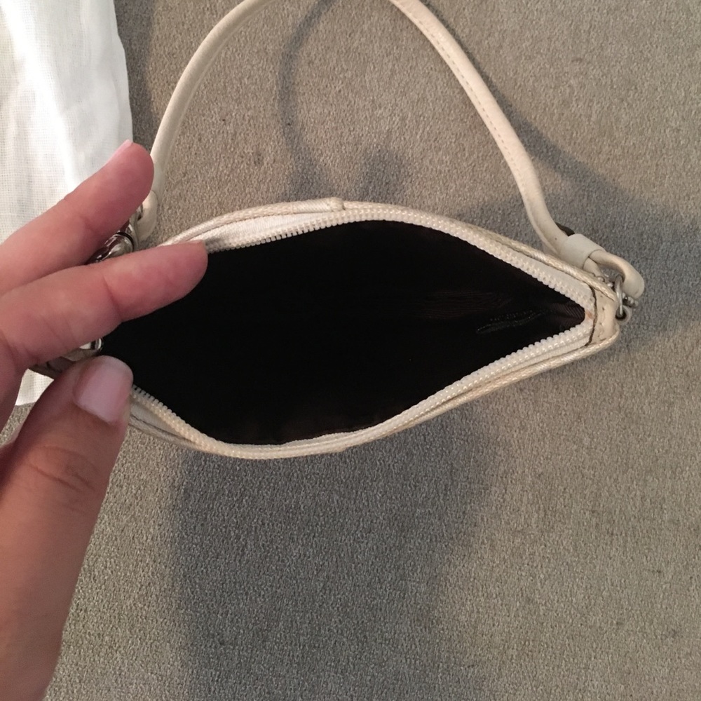 ❤️ Coach Signature Wristlet w Dust Bag Authentic - Picture 3 of 6