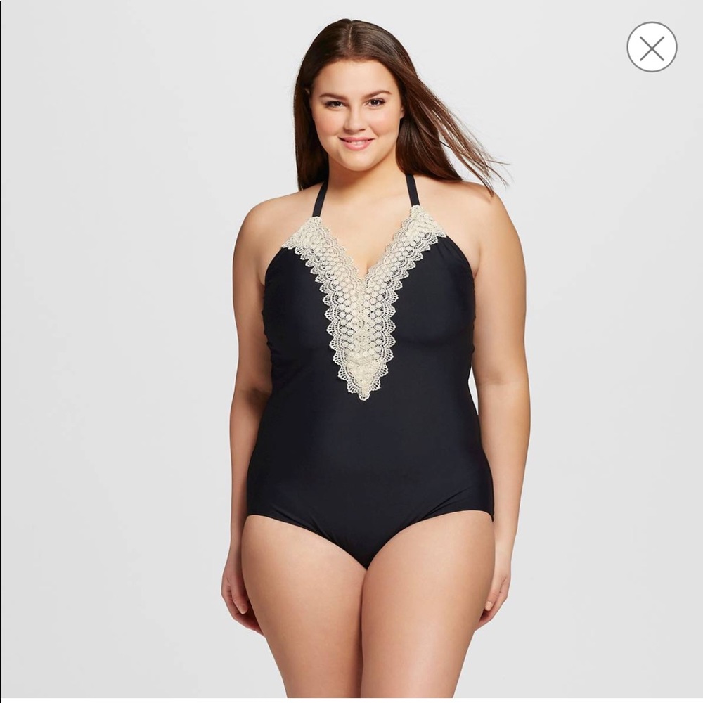 Target plus size swimsuit! Never worn!