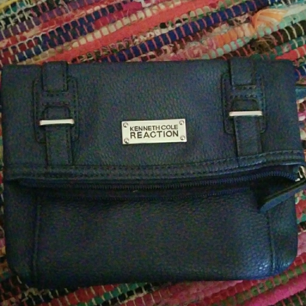 Kenneth Cole Small Crossover Bag