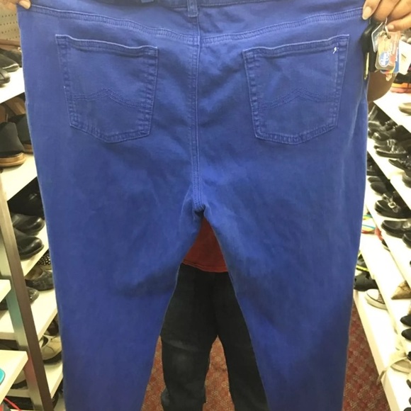 Micheal Kors blue jeans - Picture 2 of 3