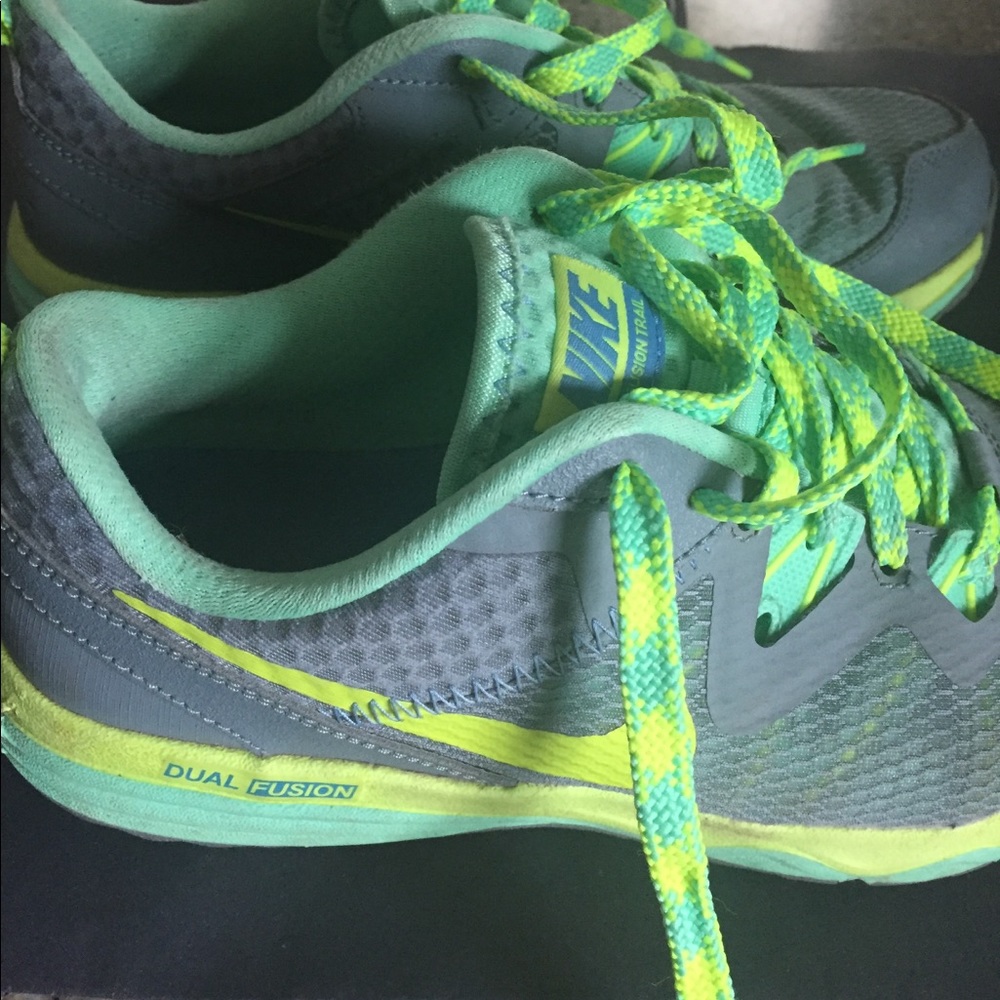 Pre-loved Nike Duel Fusion sneakers. Size 6.5