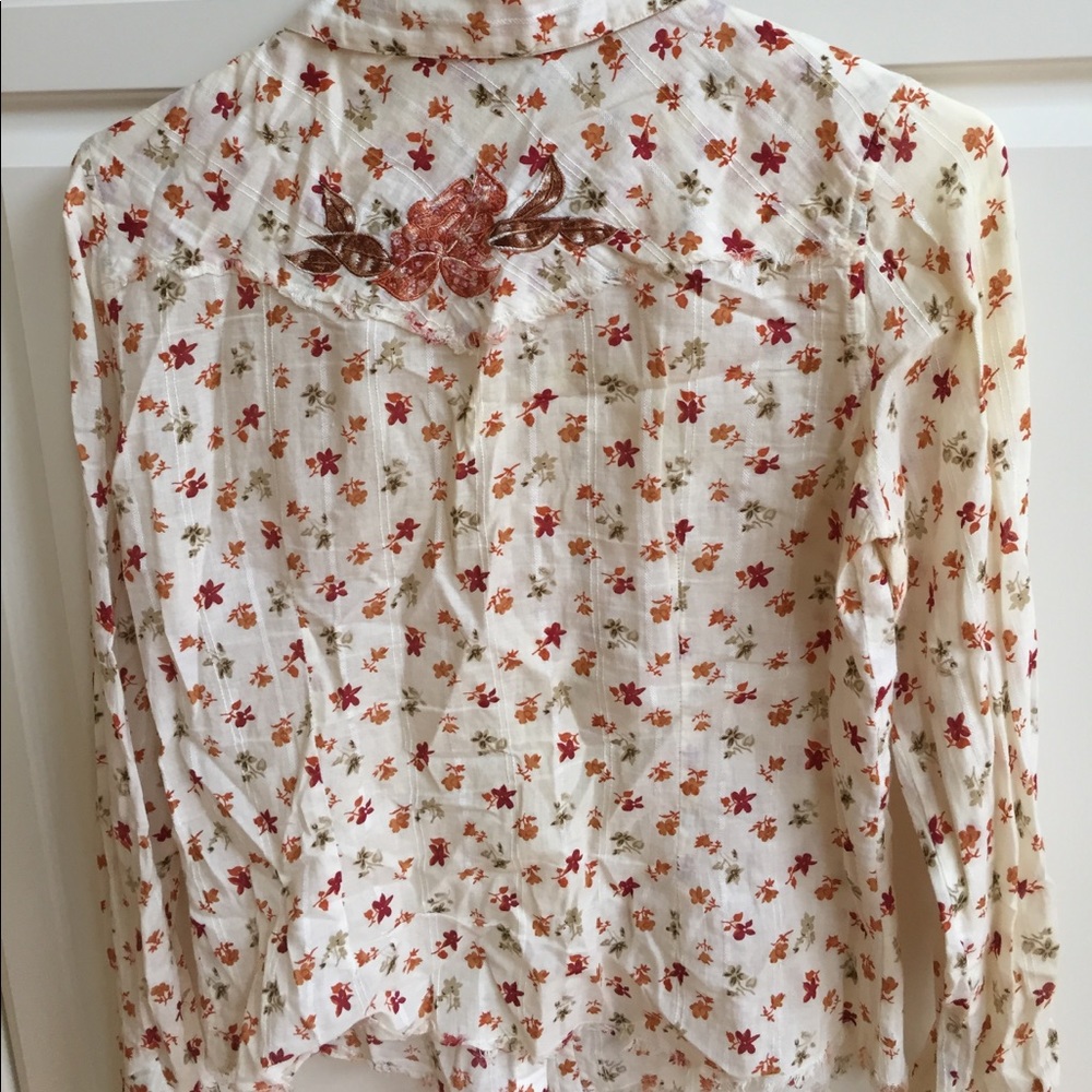 Shirt - Picture 2 of 3