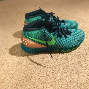 Nike Kyrie Irving Basketball Shoes