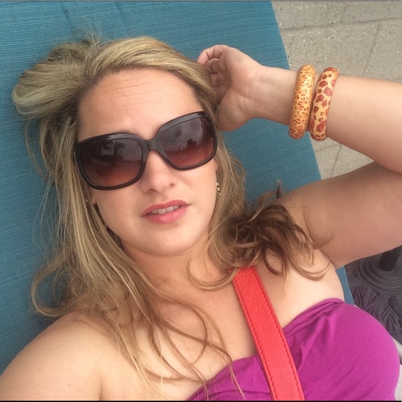 Meet your Posher, Hattie - Picture 4 of 5