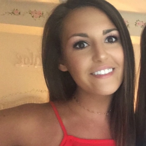 Meet your Posher, Danielle - Picture 1 of 1