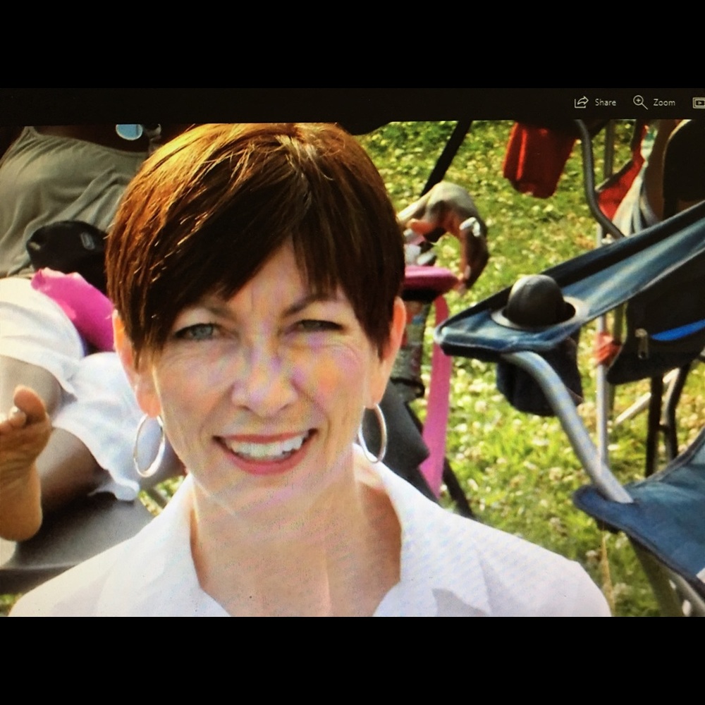 Meet your Posher, Debbi