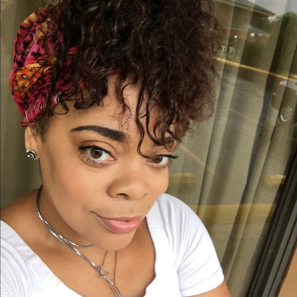 Meet your Posher, Jennifer