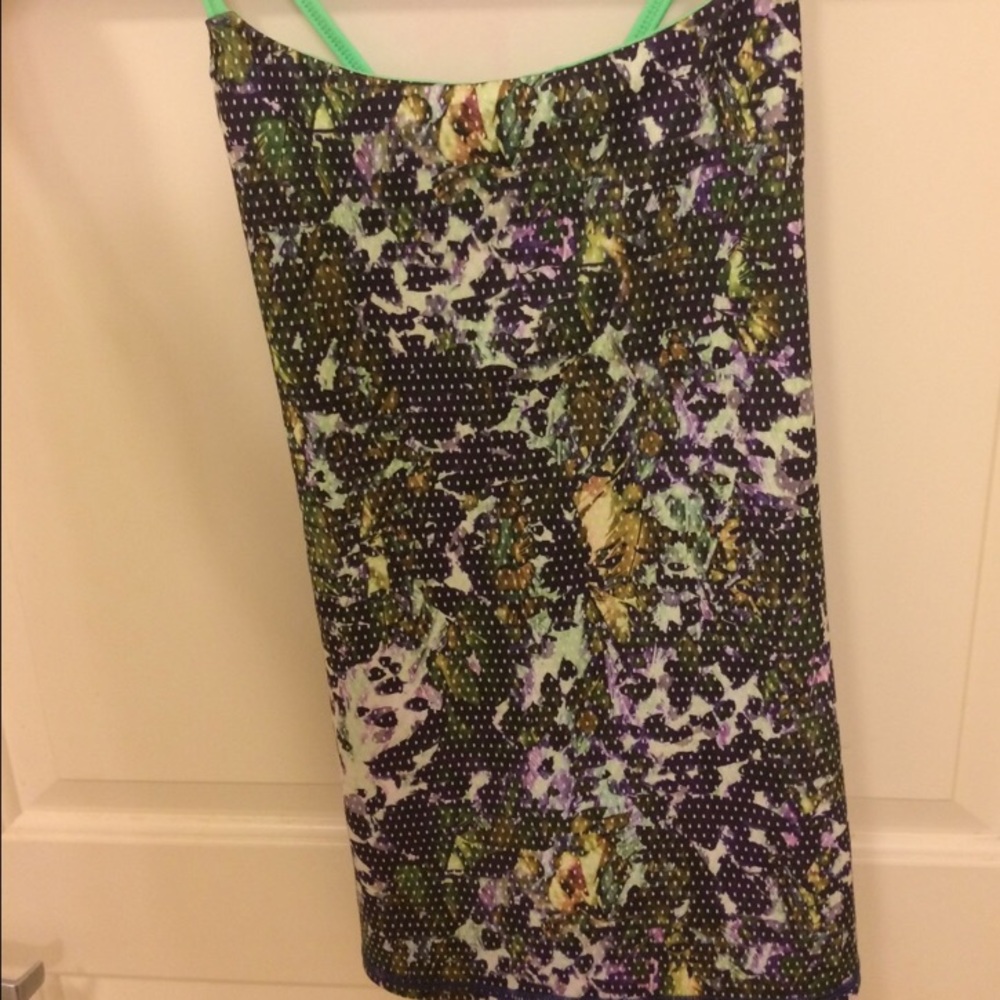 BNWT lululemon atletica dancing warrior tank sz 4 - Picture 2 of 3