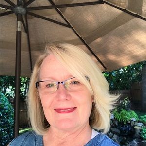 Meet your Posher, Debbie