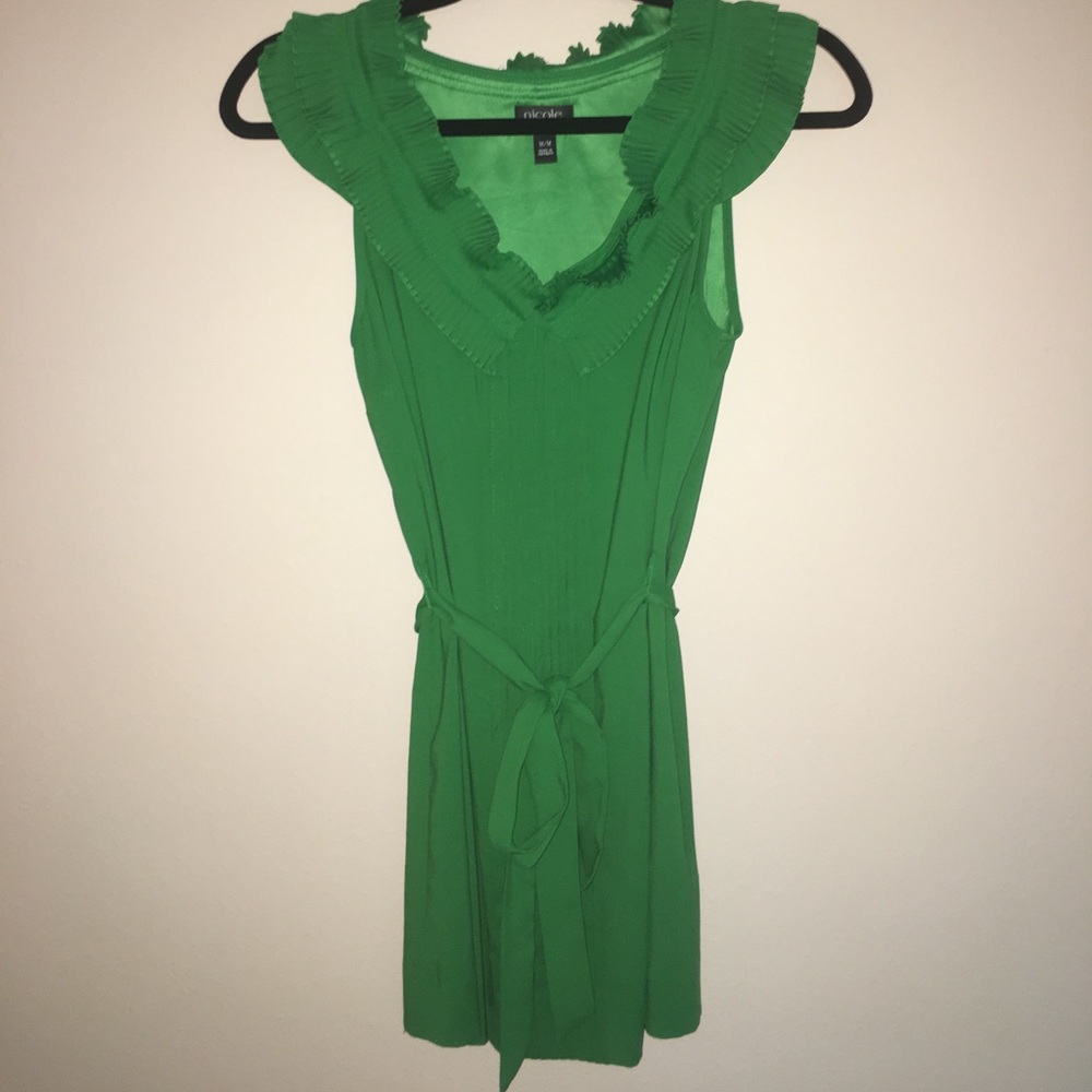 Super cute green blouse