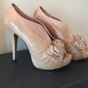 Vince Camuto rose heels