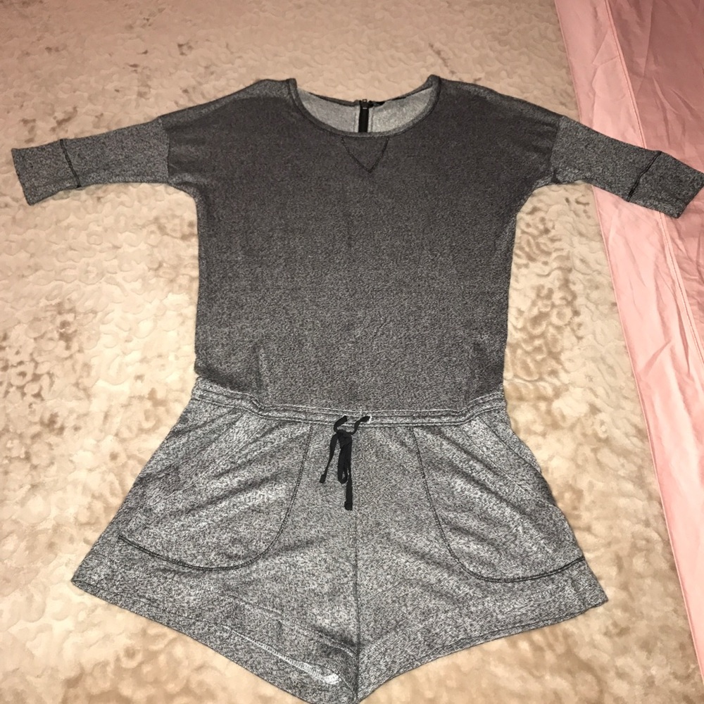NWOT...Kensie Romper in gray size small