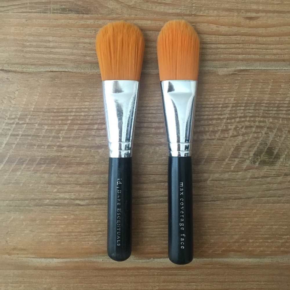Bare Essentials Max Coverage Face Brushes