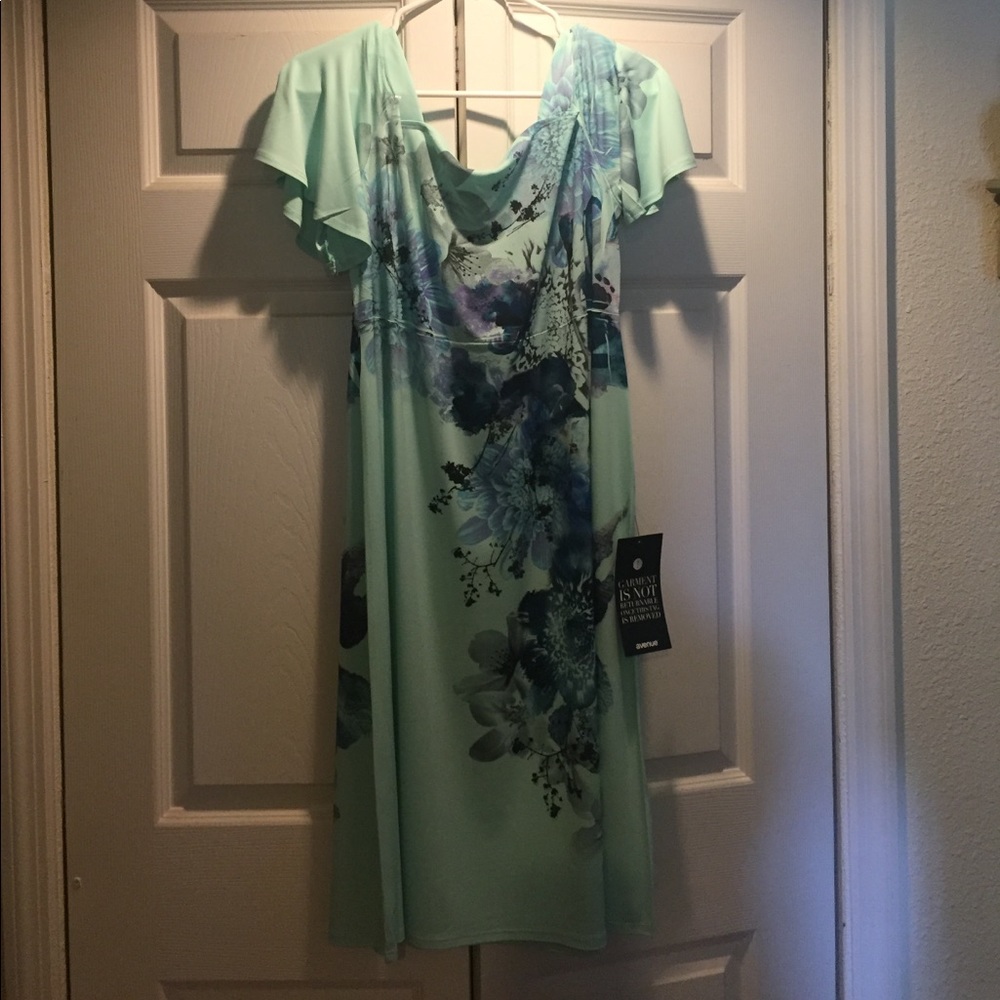 Summer dress with cold shoulders