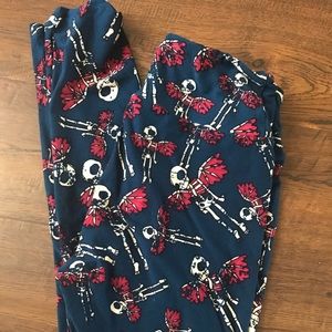 OS Skeletons with wings leggings