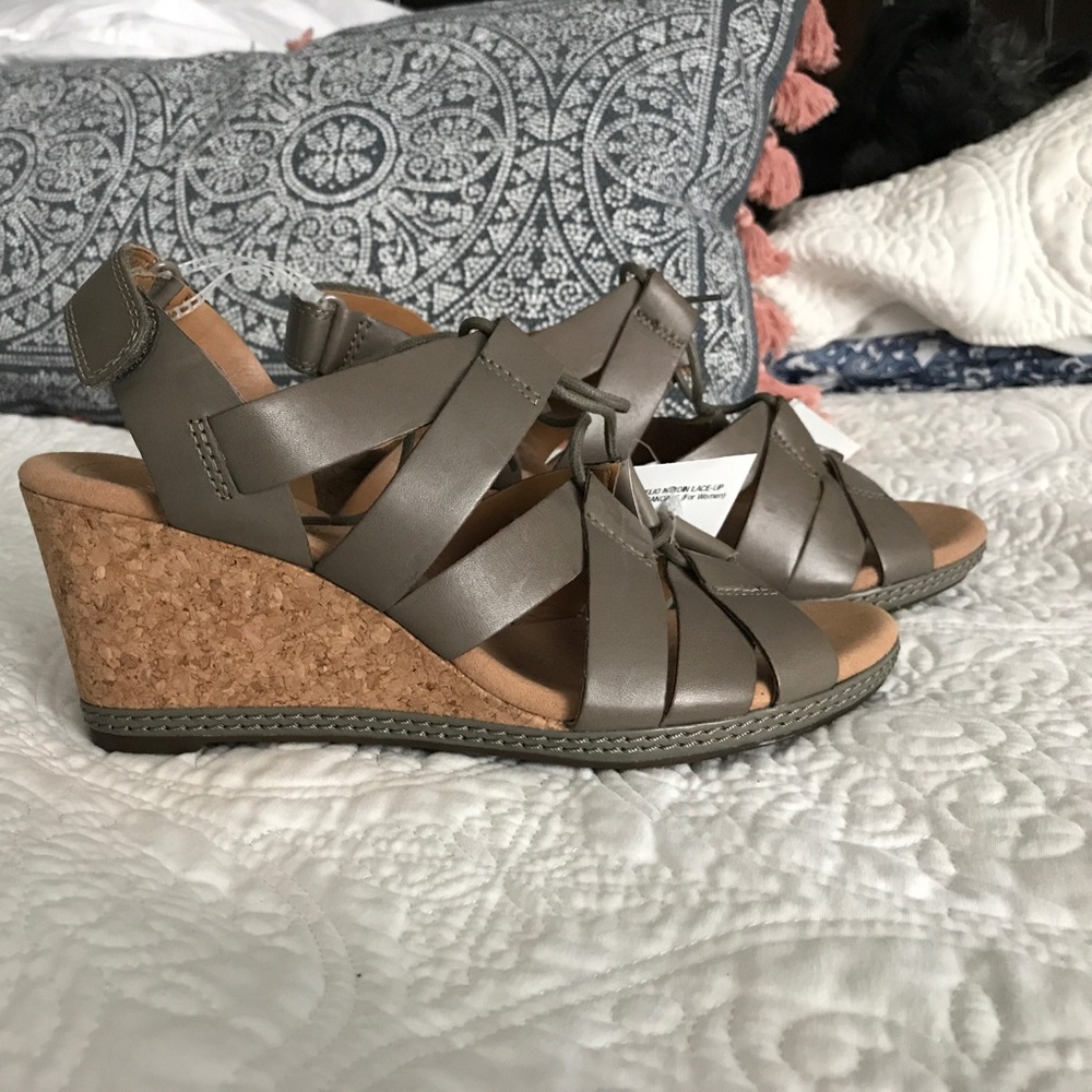 Clarks Collection soft cushion. Lace up wedges.