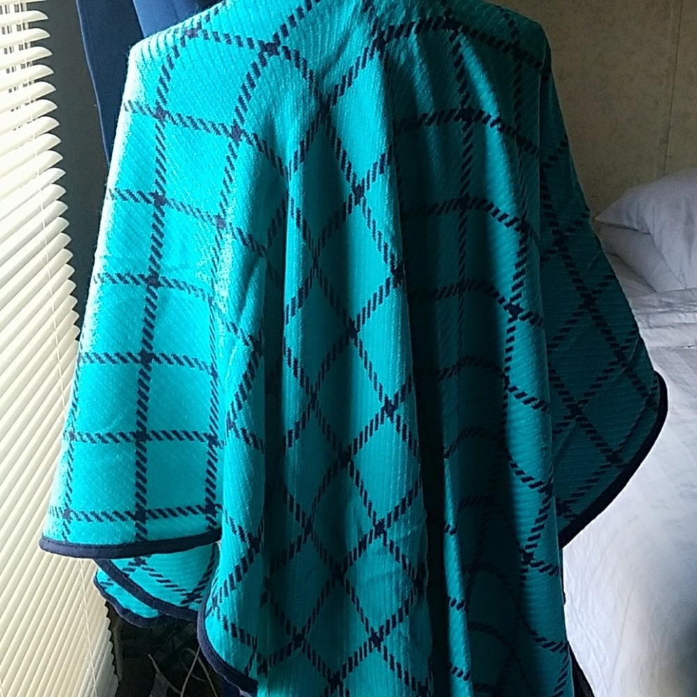 Last 1💙New Turquoise shawl - Picture 6 of 8
