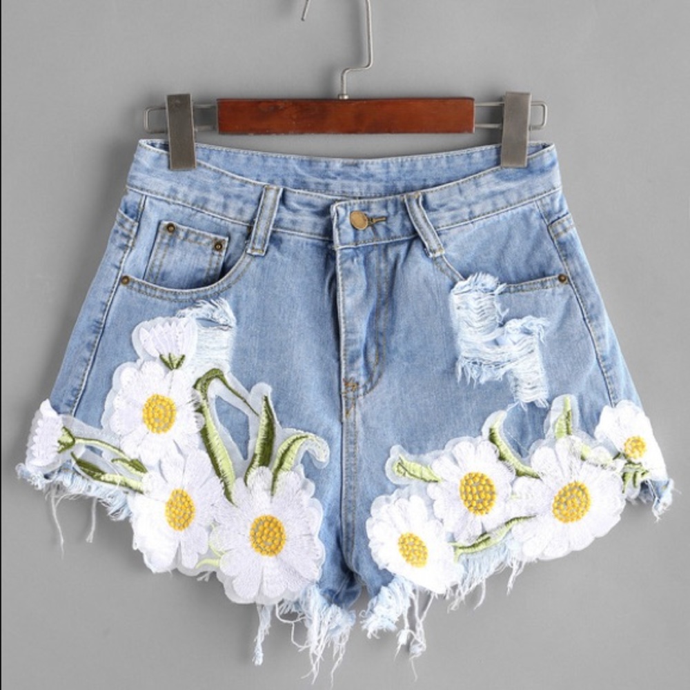 Flower Hem Shorts