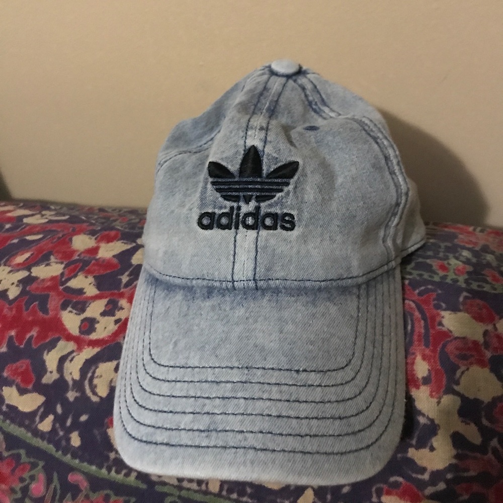 Light wash jean baseball cap