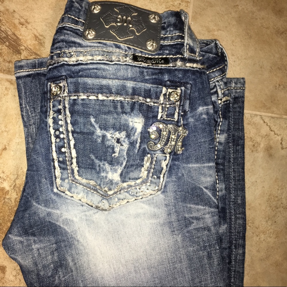 Like new boot cut size 26 "Miss Me" jeans
