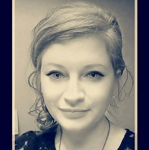 Meet your Posher, Roxanne