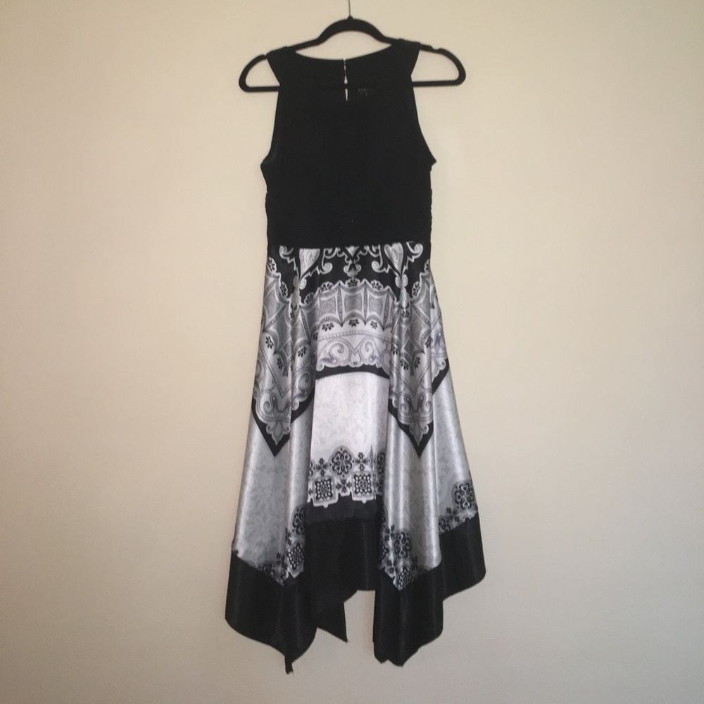 Sleeveless dress