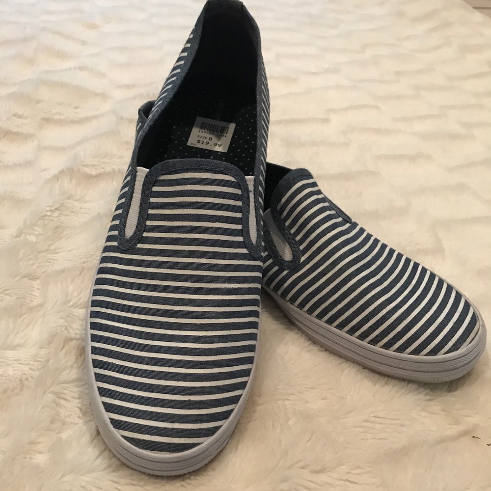 City Sneaks slip on canvas shoes