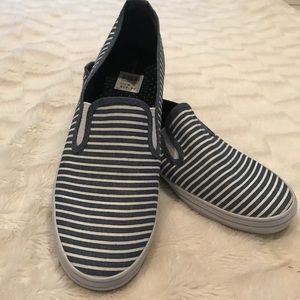 City Sneaks slip on canvas shoes
