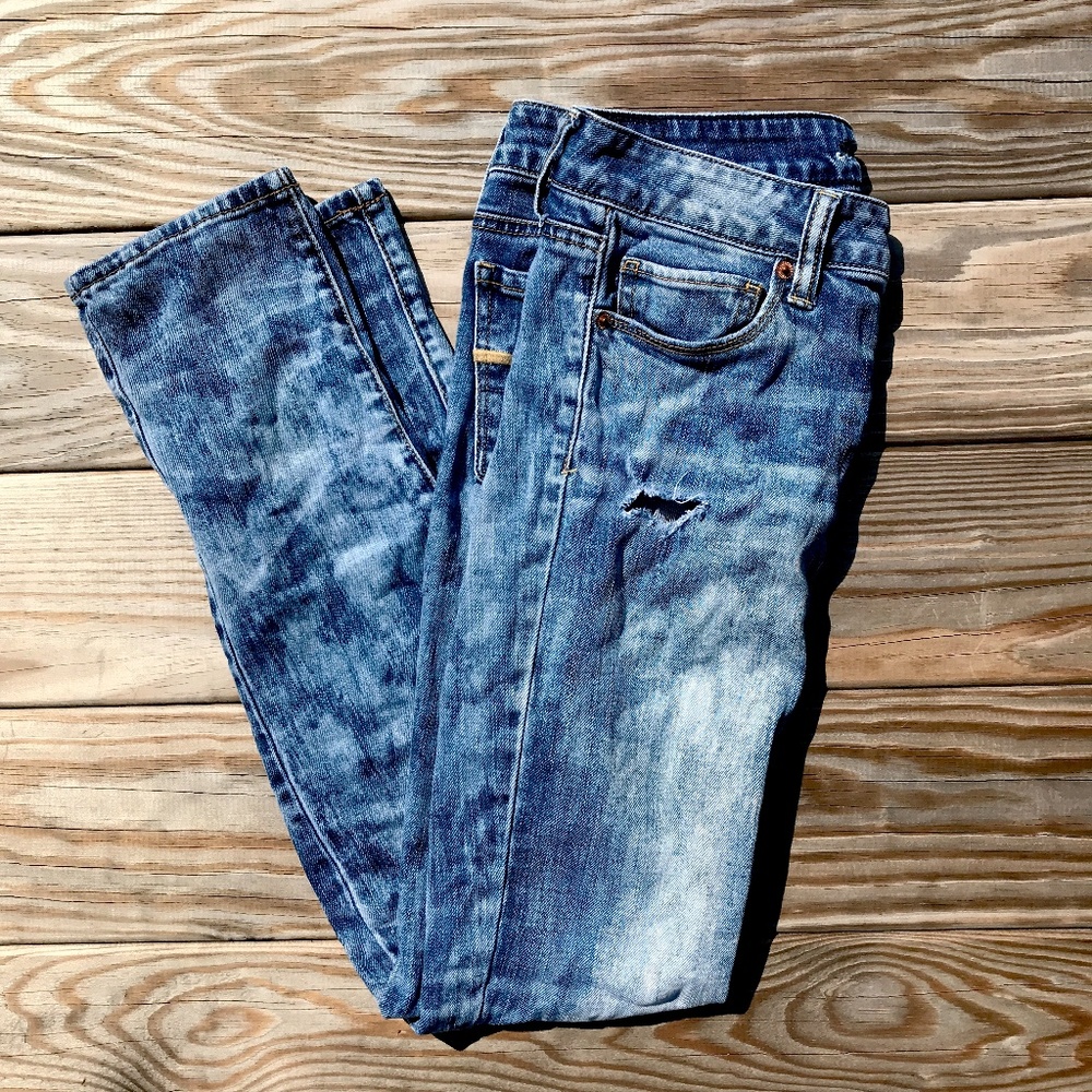 American Eagle Distressed Acid Wash Skinny Jeans