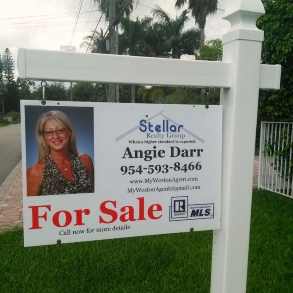 Meet your Posher, Angie