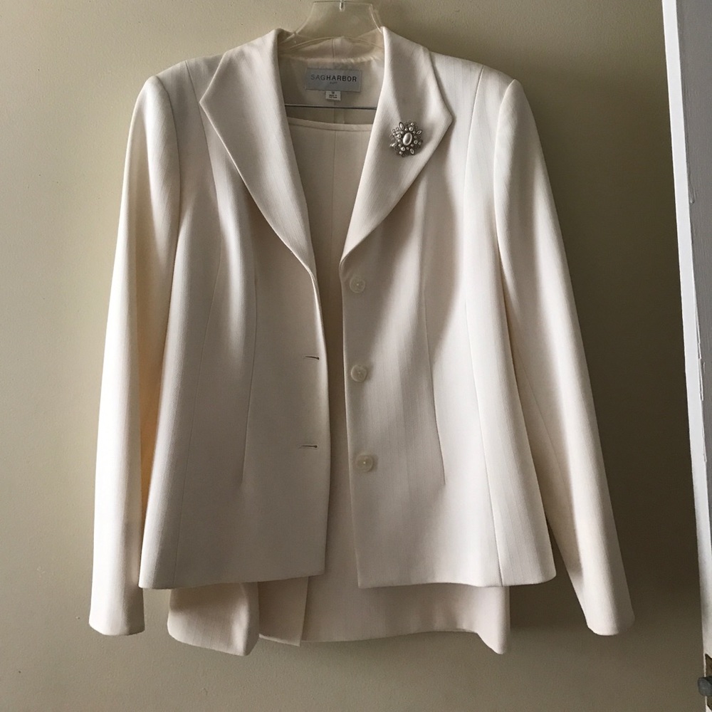 Women's suit