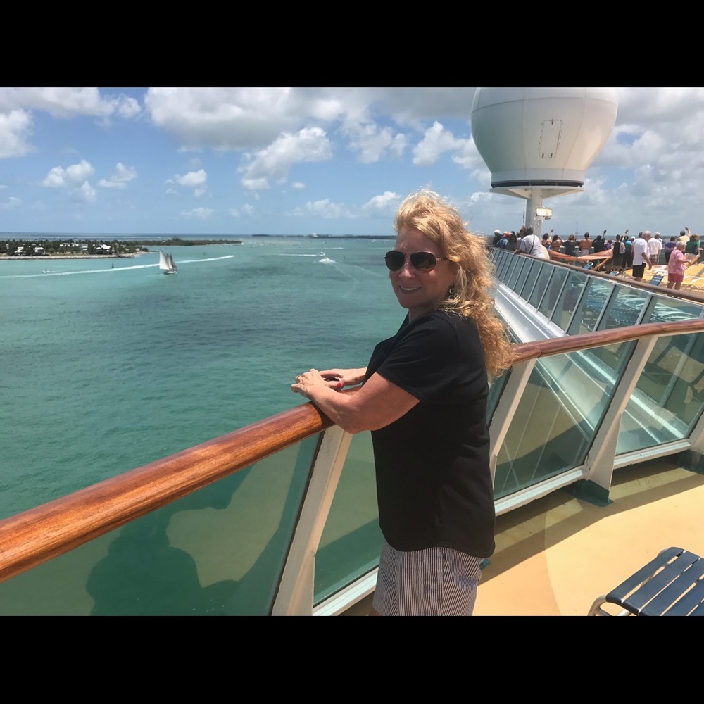 Meet your Posher, Peggy. 5 Star Rating, Ships Fast