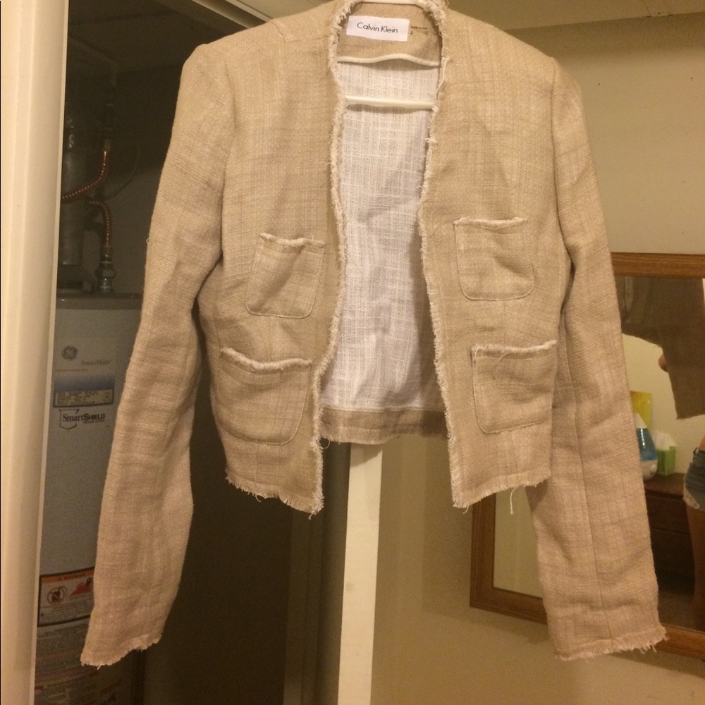 Burlap-like cropped blazer