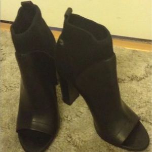 Vince Camuto Peeptoe Booties 8 MSRP $129