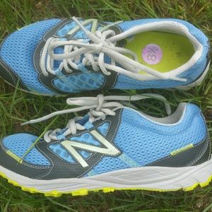 New Balance 310 Running Shoes Blue Gray Size 8.5