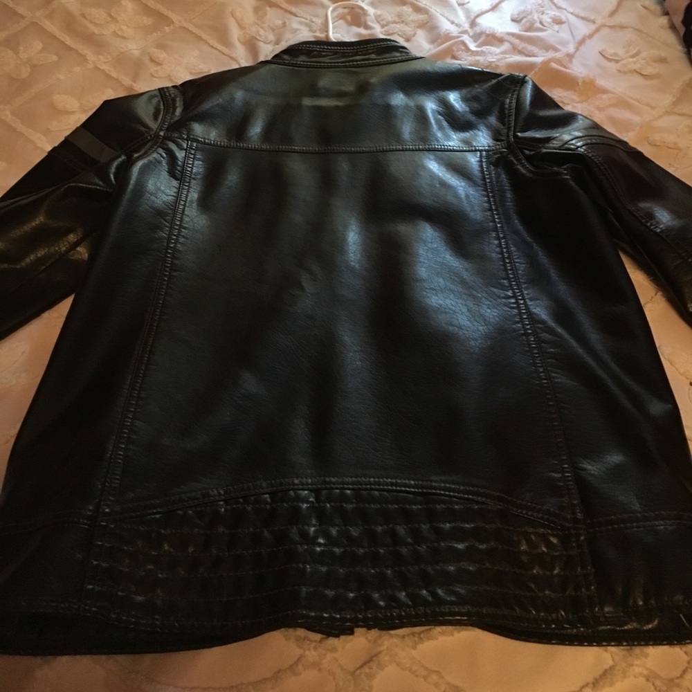 Leather jacket - Picture 2 of 3
