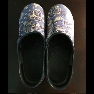 Sanita Clogs Size 36