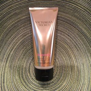 Victoria's Secret Heavenly Lotion 3.4oz