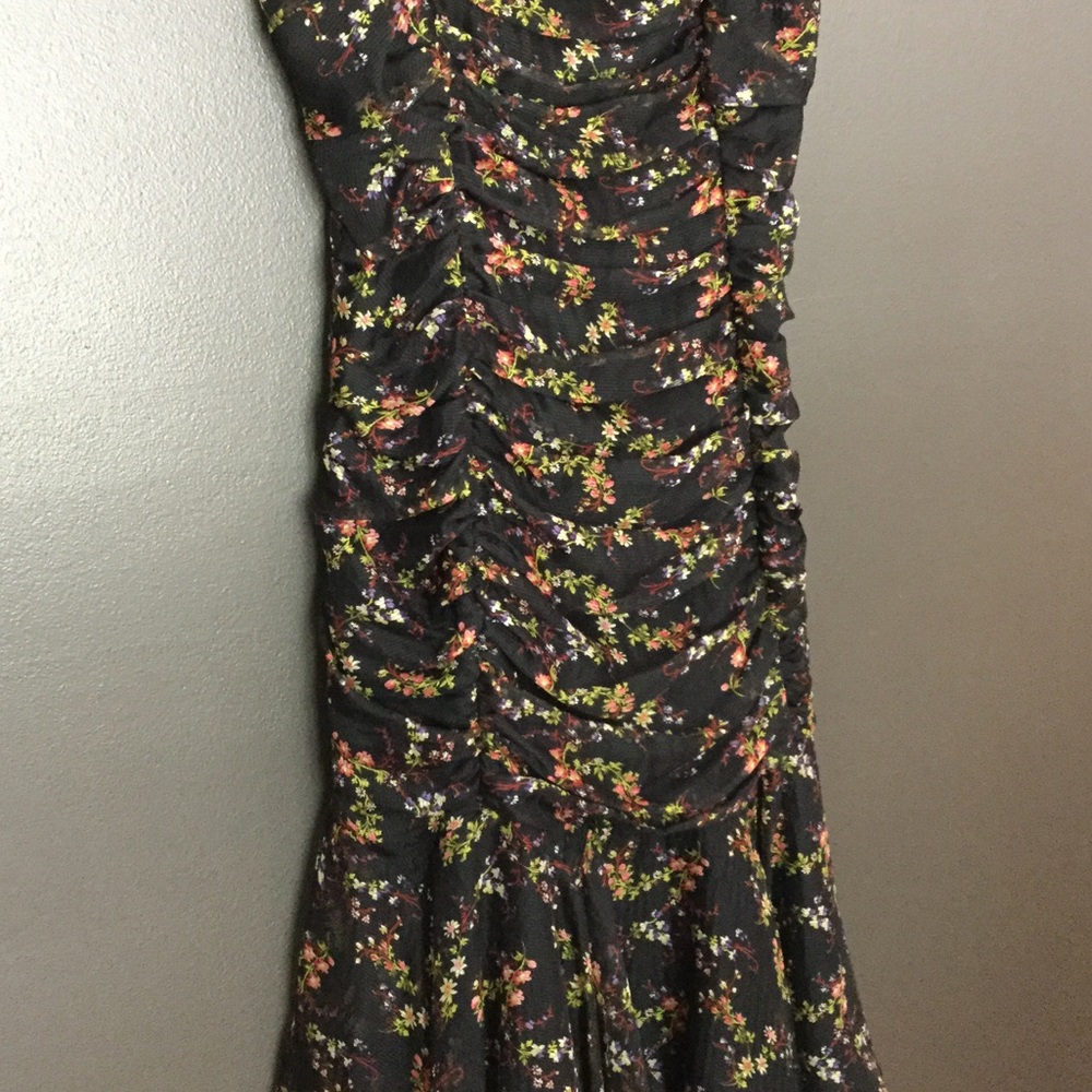 Dress - Picture 6 of 7