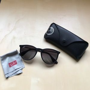 Matte Black Ray Ban Ericas