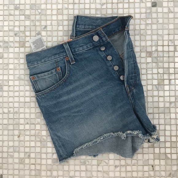 NEW WITH TAGS LEVI'S 501 SHORTS - Picture 3 of 3