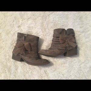 Girls CRB ankle booties