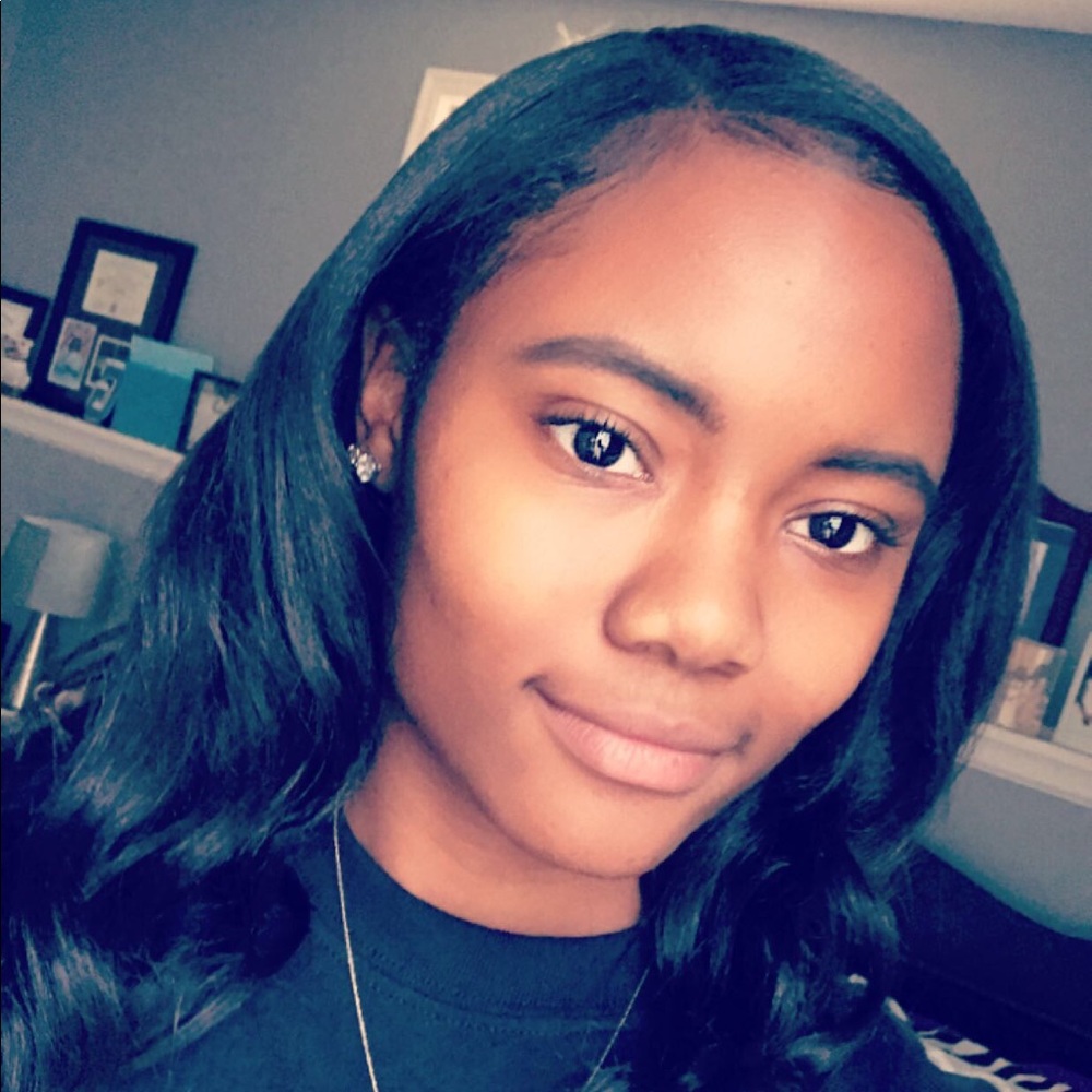 Meet your Posher, Shania