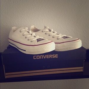 Converse "Chuck Taylor" low top sneakers
