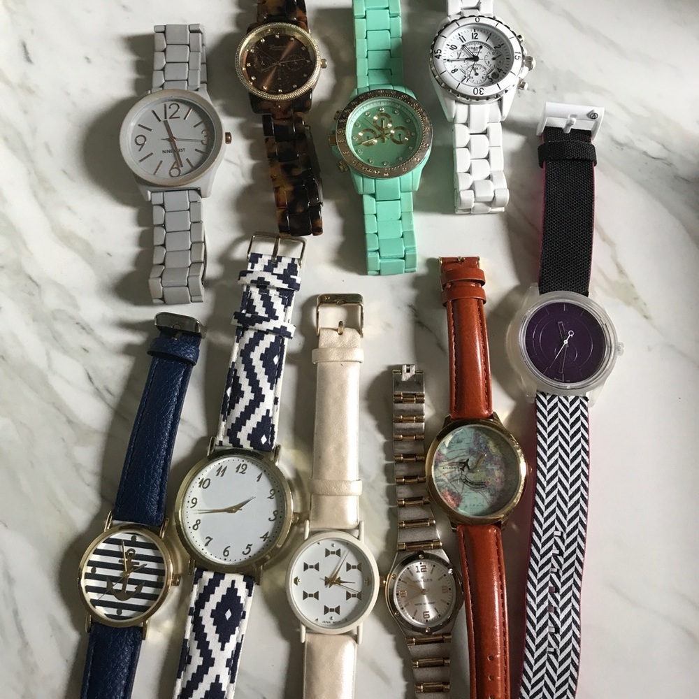 Lot of 10 watches. Most never worn.
