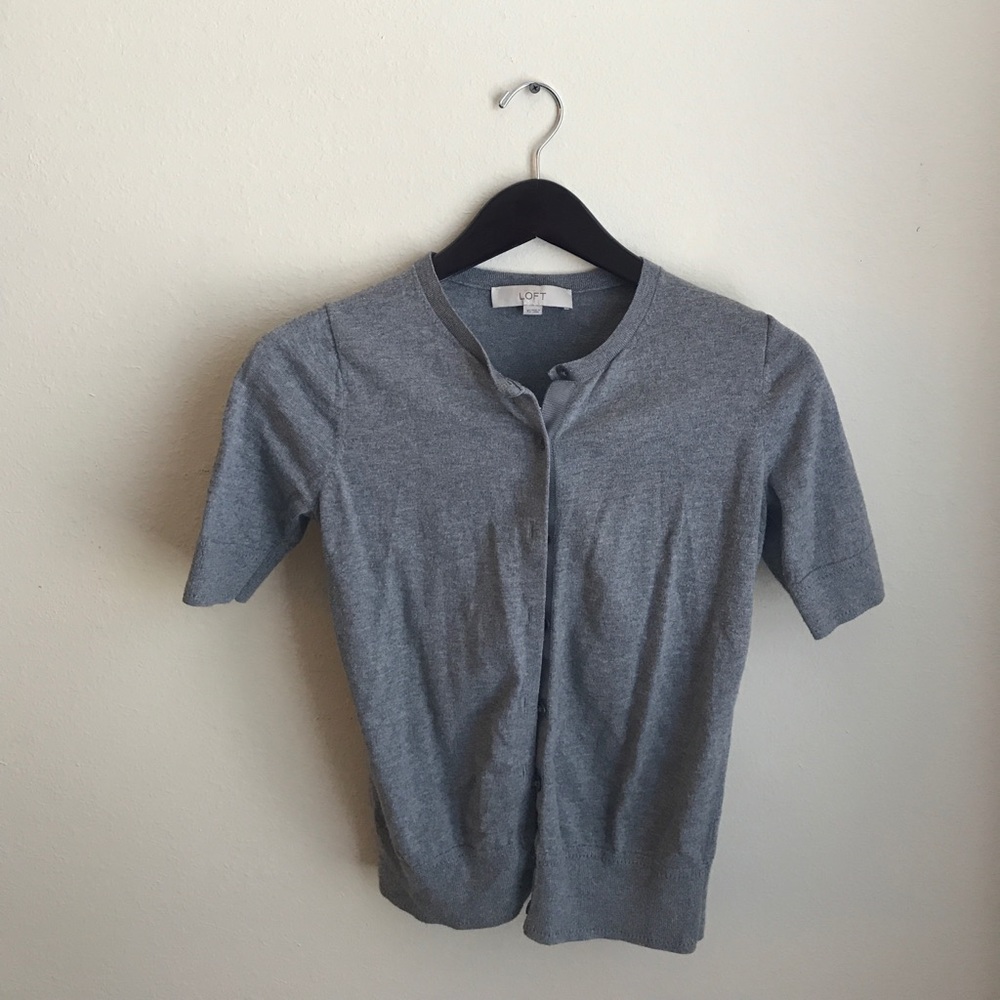 🎈donated🎈Gray short sleeve cardigan🎈donated 🎈