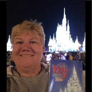 Meet your Posher, Liz