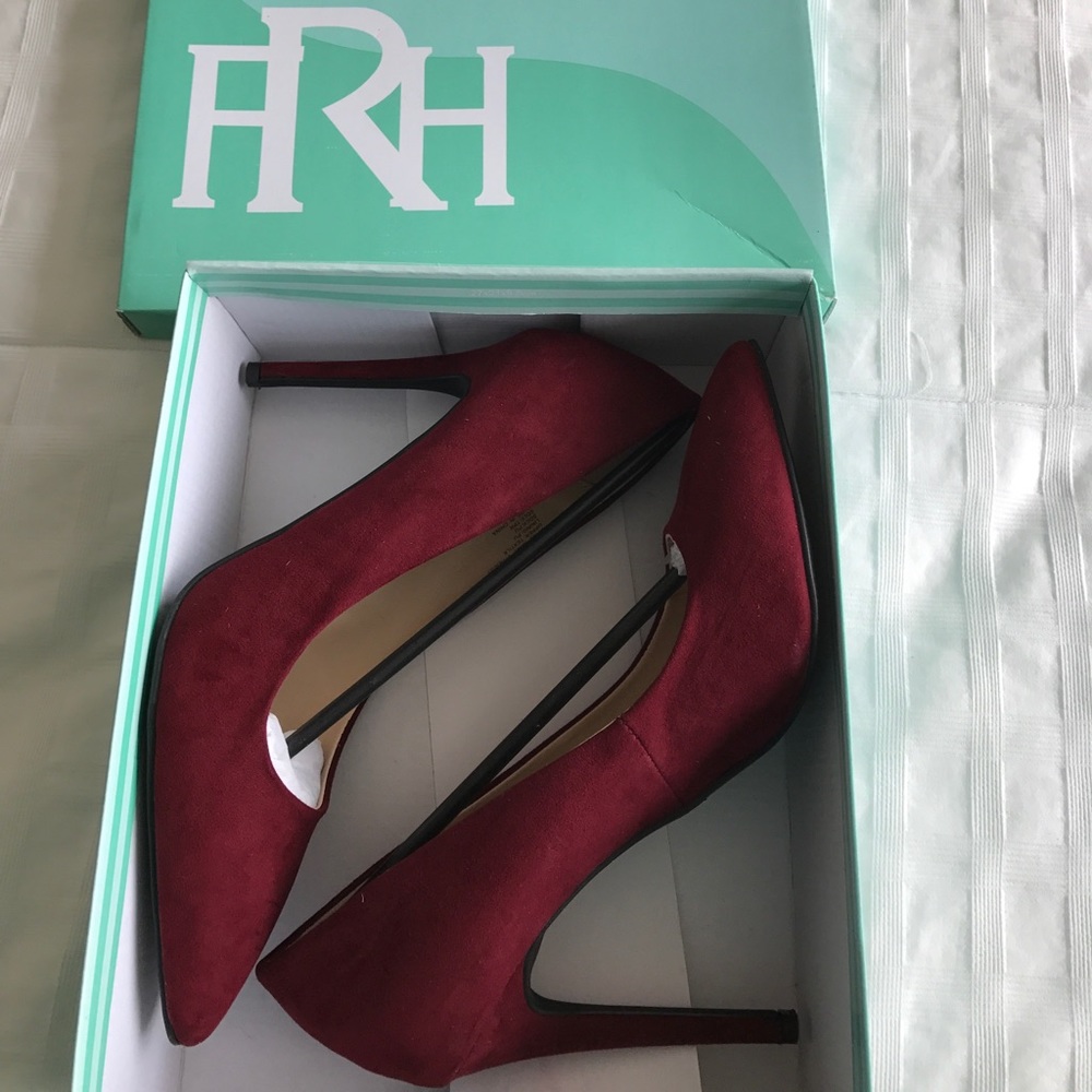 Shoes - Picture 2 of 3
