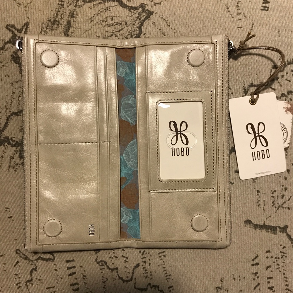 NWT HOBO Taylor Wallet.  Linen Color